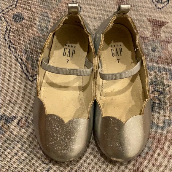 Gap silver scalloped ballet flats - Picture 4 of 4